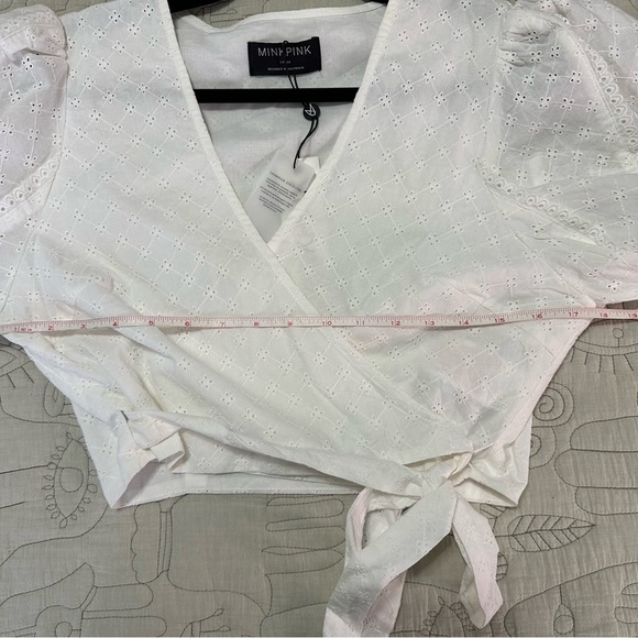 NWT MINKPINK Lola Eyelet Wrap Top Sz L (US 8) White - Picture 7 of 11